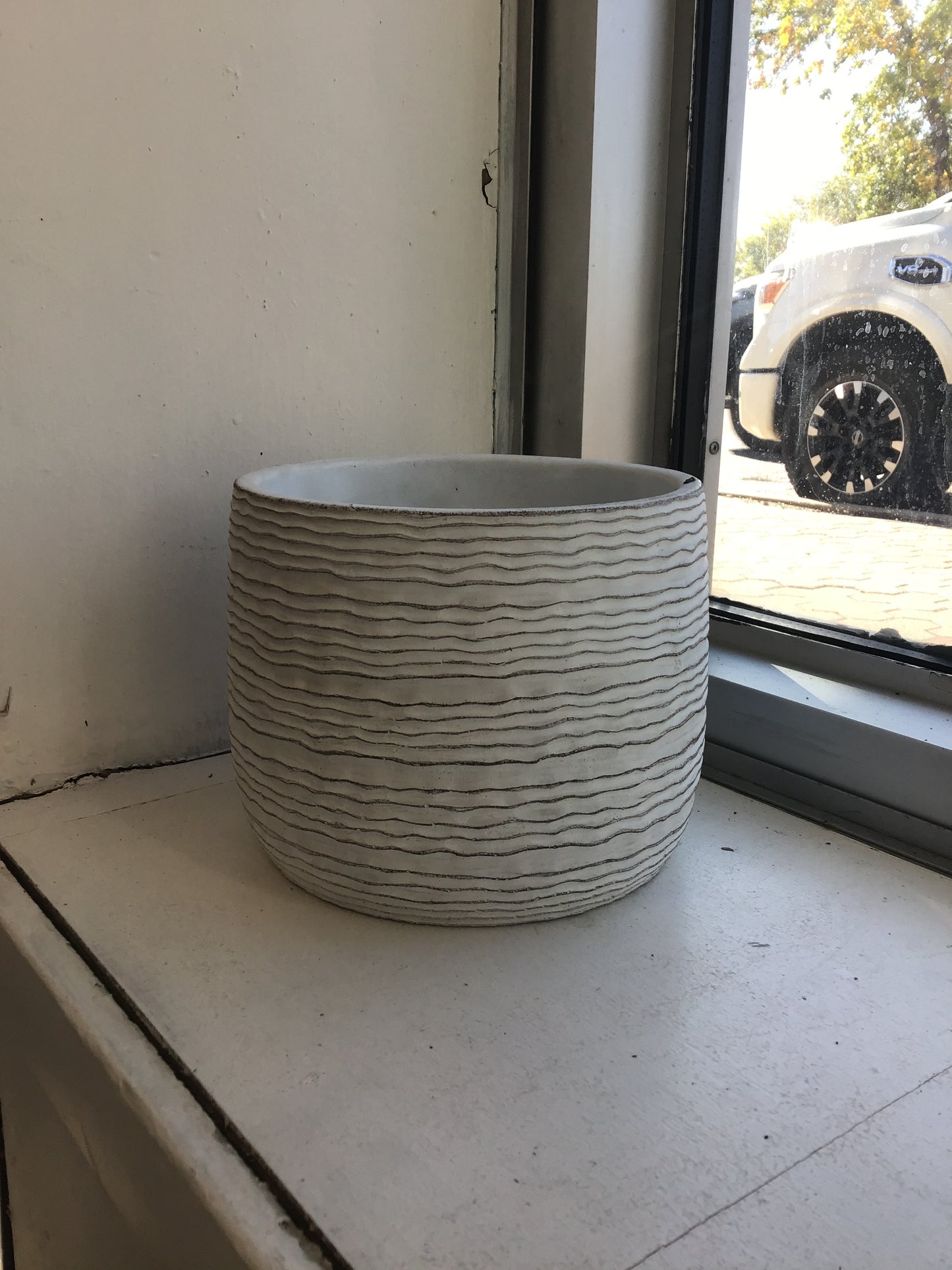 Wavy Ripple Pot
