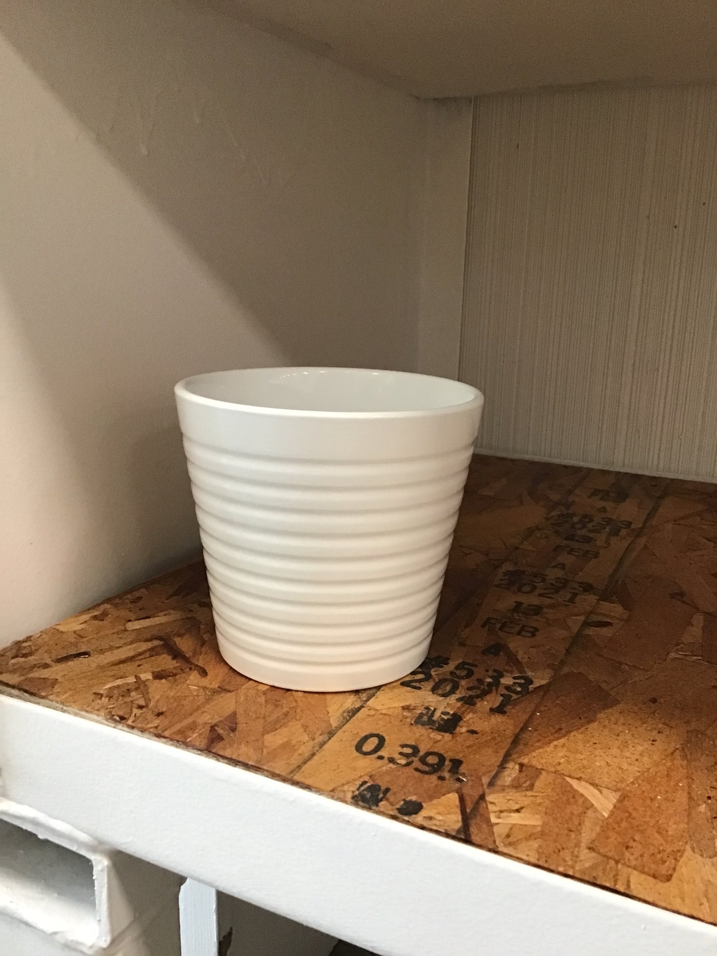 White Horizontal Ripple Pot