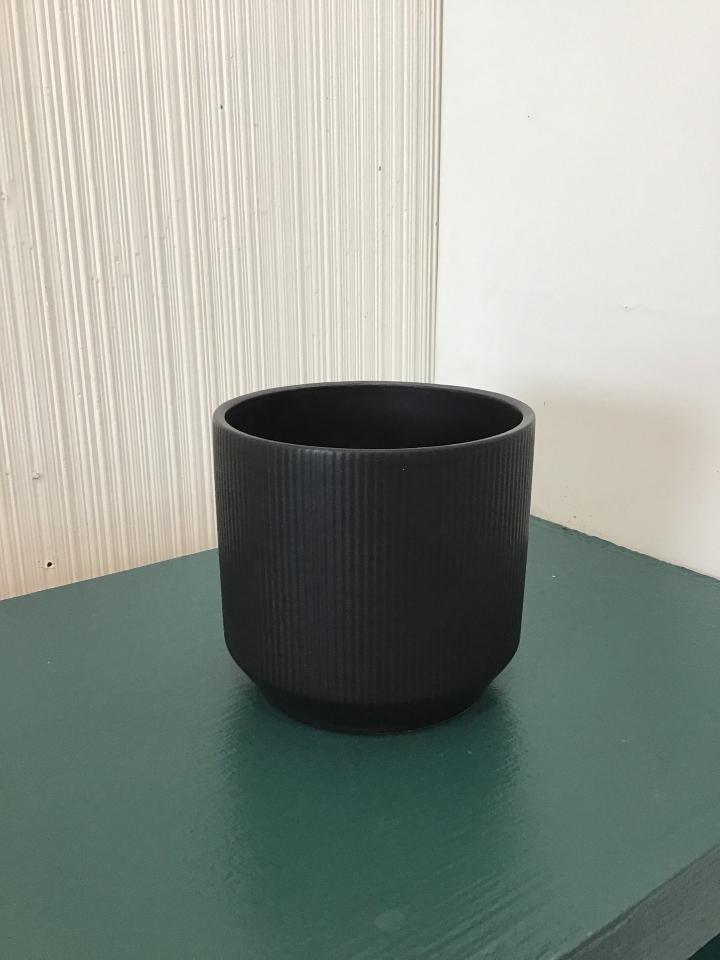 Small Ribbed Pot