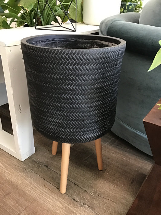 Black Bracelet Pot