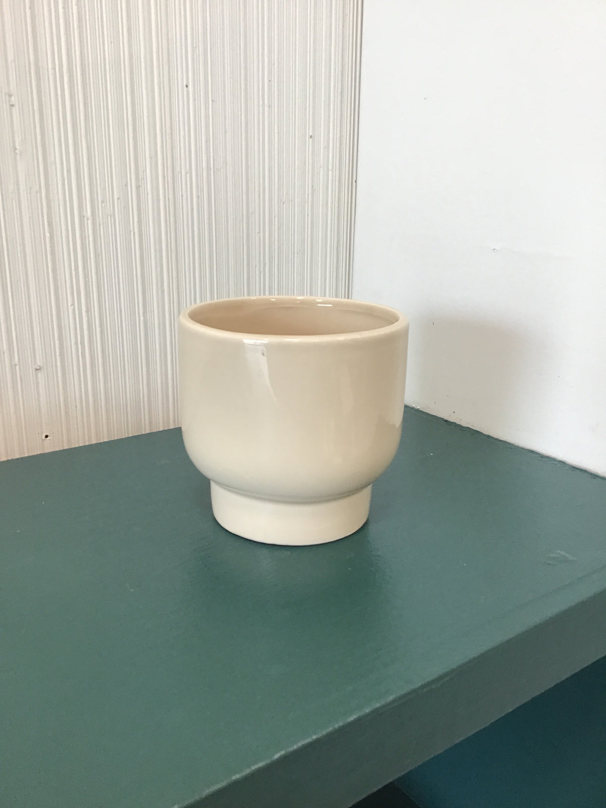 Glossy Pot