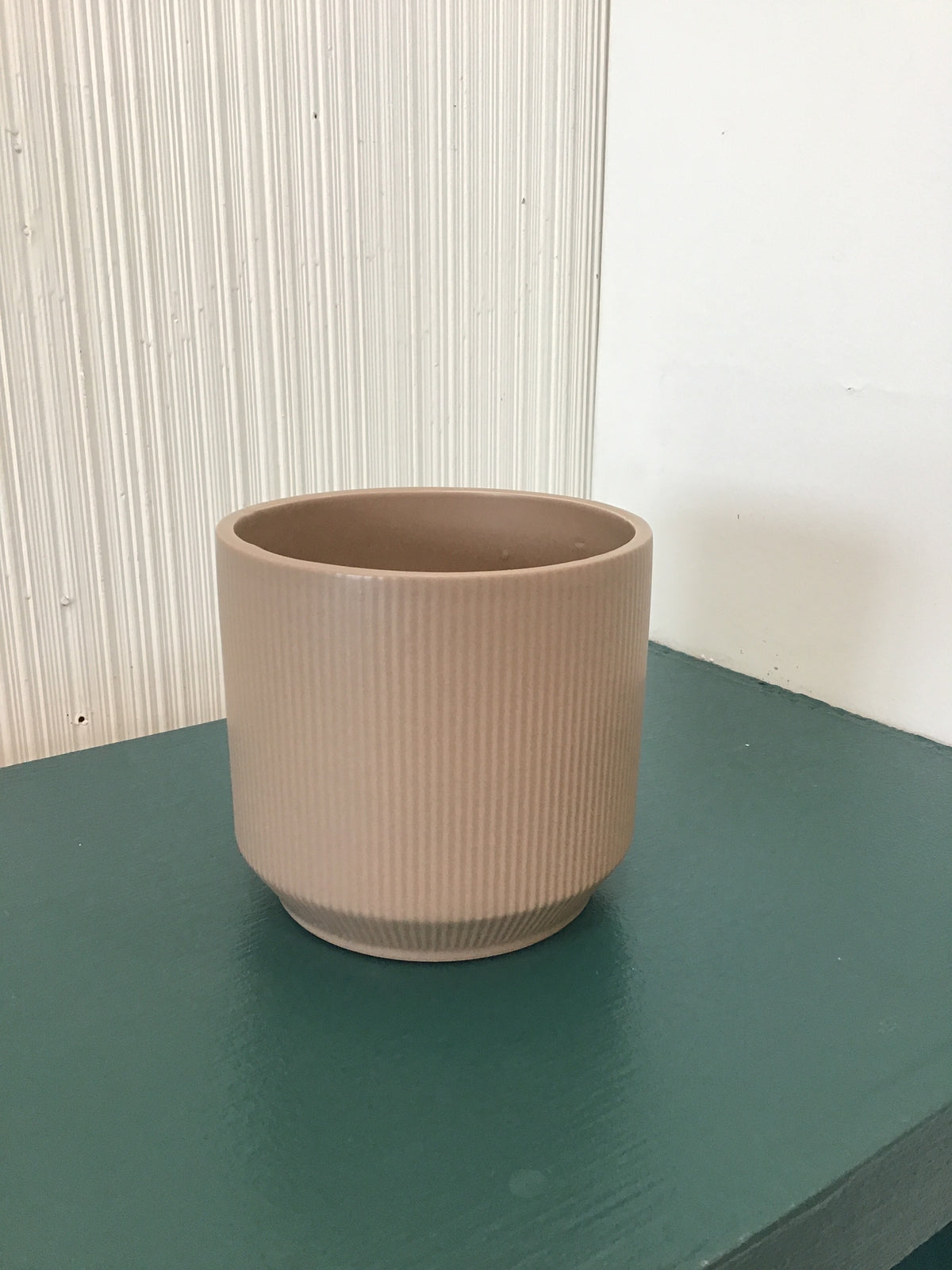 Small Ribbed Pot