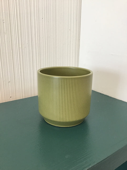Small Ribbed Pot