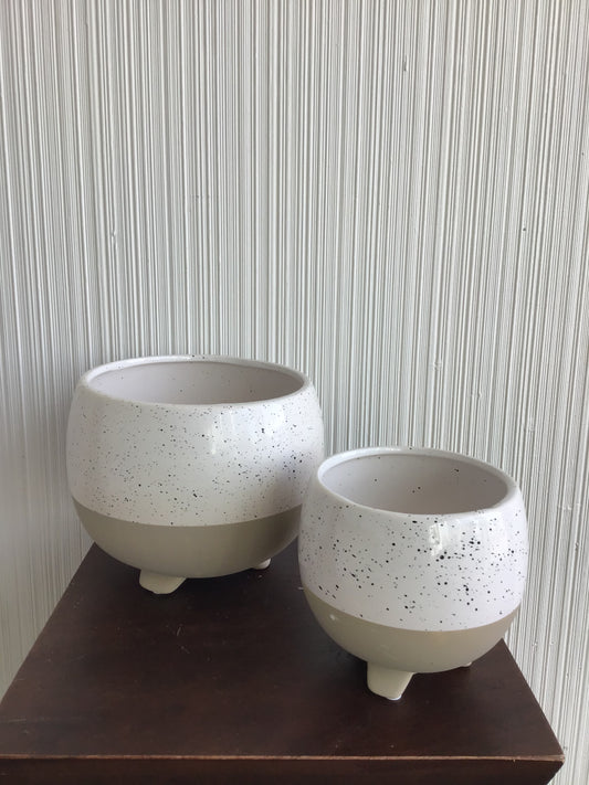 White Footed Speckled Glaze