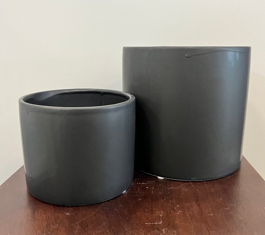 Simple Round Pot